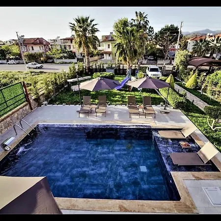 Mustakil Havuzlu Villa Fethiye